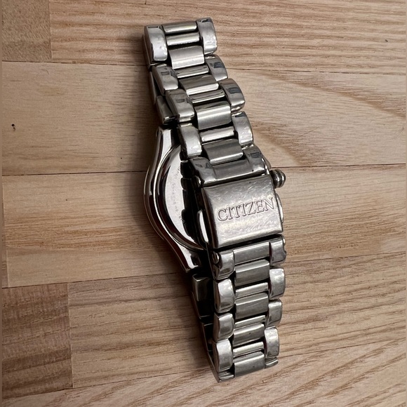 Citizen Eco Drive Ladies Watch Genuine Diamonds Mother of Pearl Dial Date Window - Picture 7 of 11